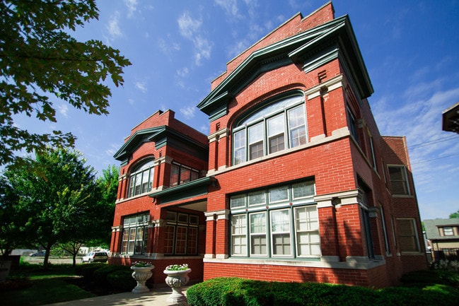 Colmar Apartments