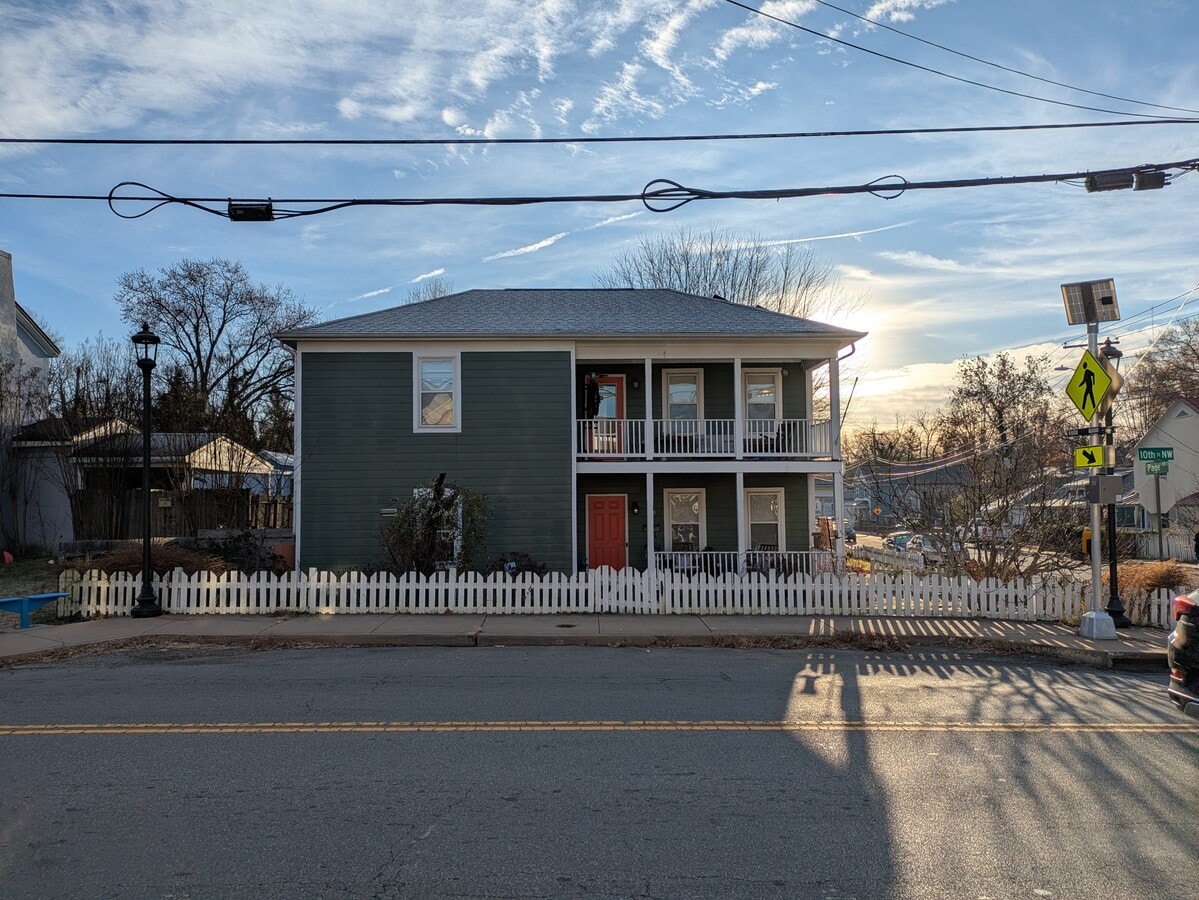 Photo - 300 10th St NW