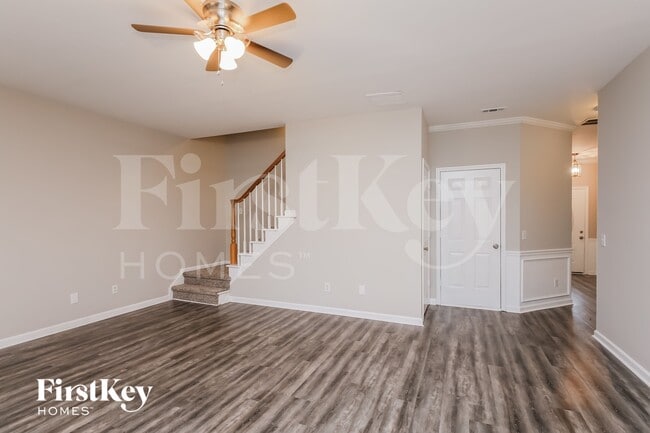 Photo - 620 Victoria Station Blvd NE