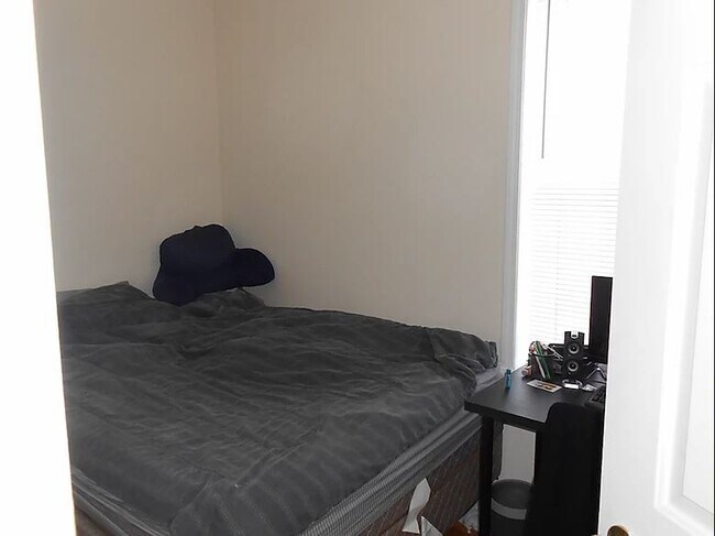 Photo - 2315 N Greenview Ave Unit 1f