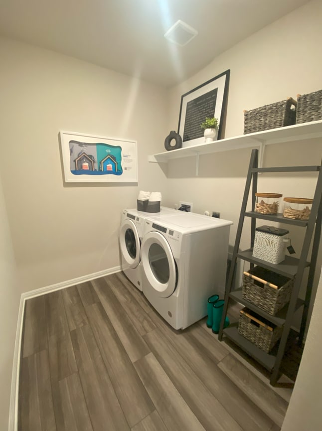 Photo - 457 Sue Peaks Lp