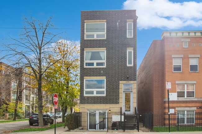 Photo - 2135 W Adams St Unidad 2 Rental