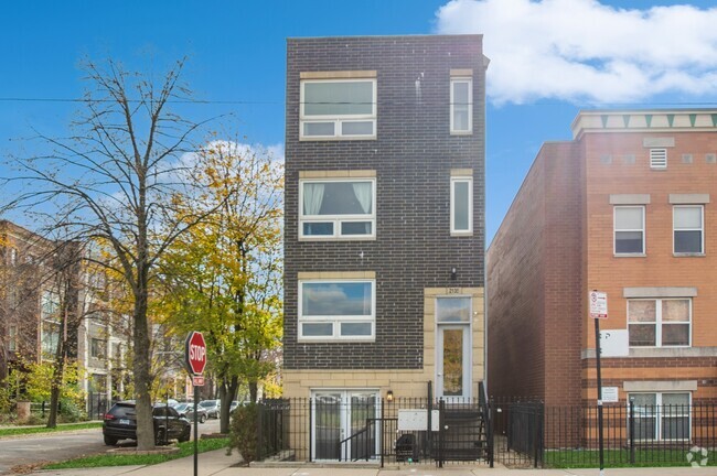 Building Photo - 2135 W Adams St Unit 2 Rental