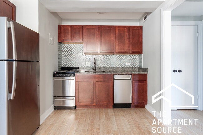 Photo - 445 W Wellington Ave Unit 04B