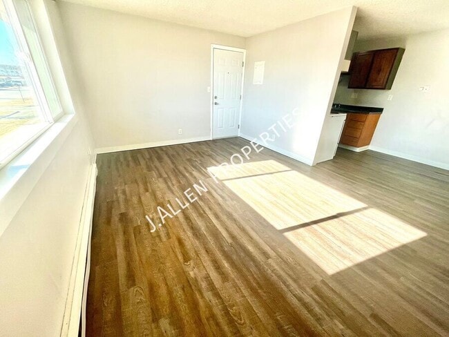 Building Photo - 1806 Parker Cir Unit H