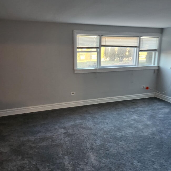 Living Room - 1537 Homestead Rd Unit Top floor