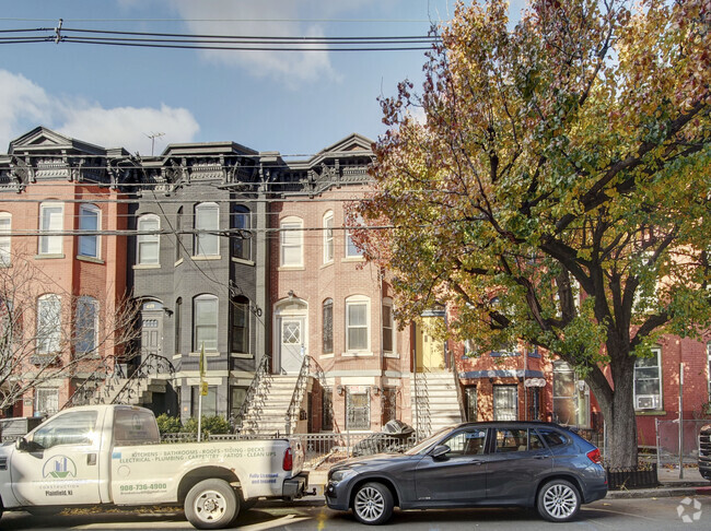 Building Photo - 225 Garfield Ave Unit 2 Rental