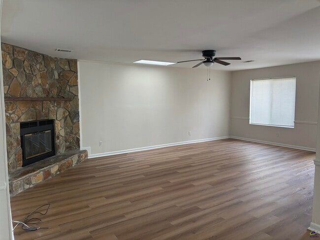 Photo - 130 Pleasant Hill Ct