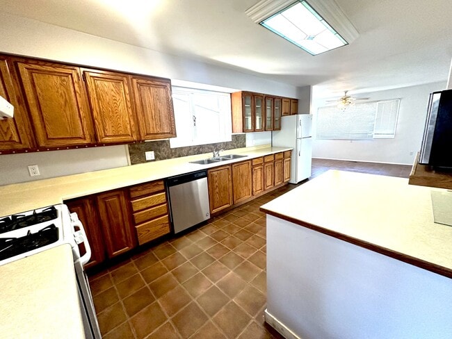Photo - 2737 Budd Rd