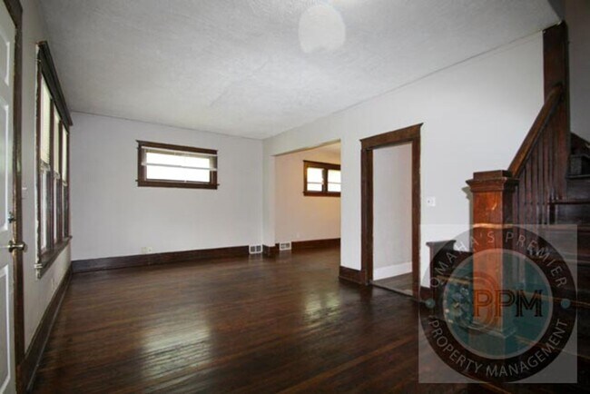 Photo - 3315 Seward St