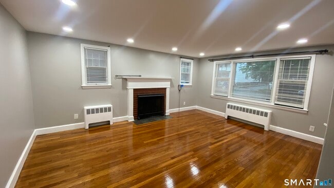 Photo - 214 Columbia St