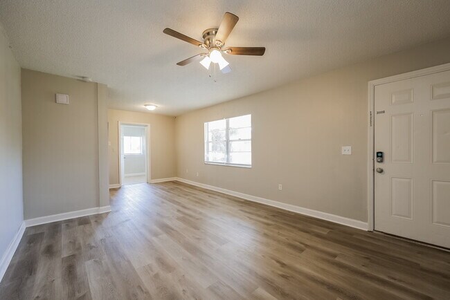 Photo - 1778 Settler Dr