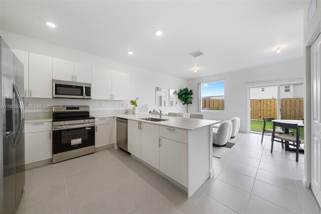 Photo - 19448 SW 338th St