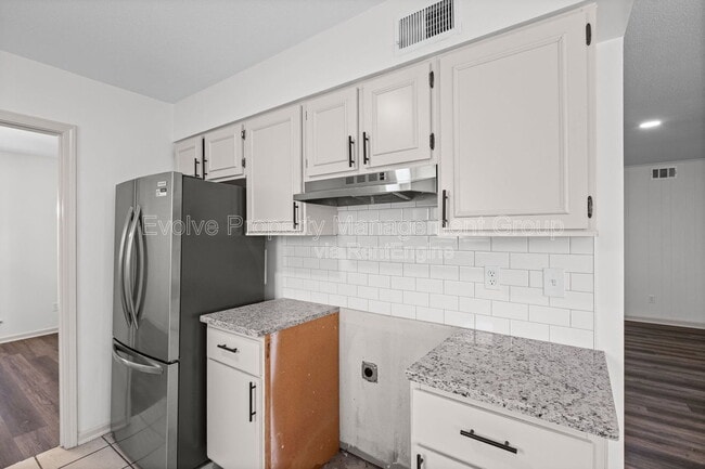 Photo - 6326 Thornfield Dr