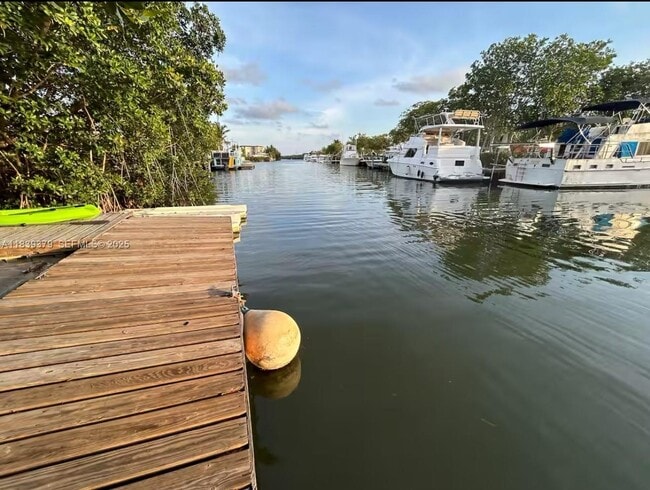 Photo - 350 Hazel St