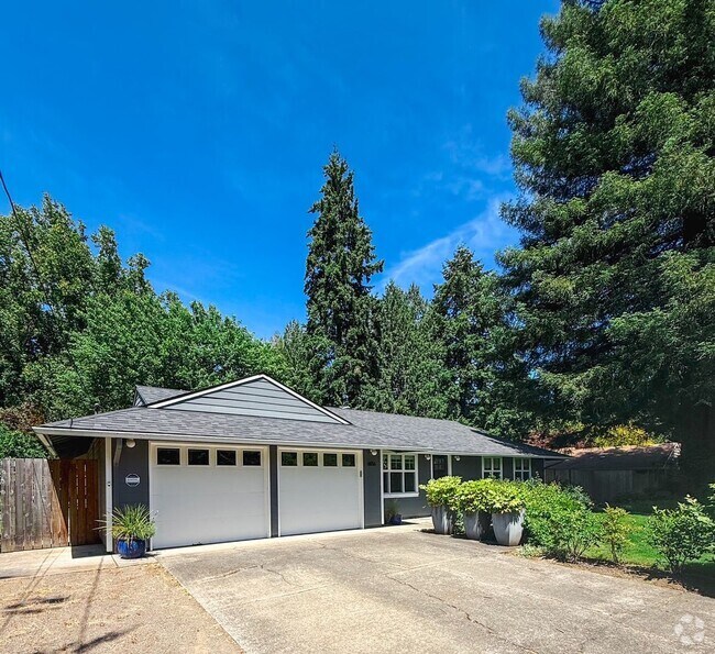 Building Photo - Beautifully Remodeled One Level 3Bedroom, ... Rental