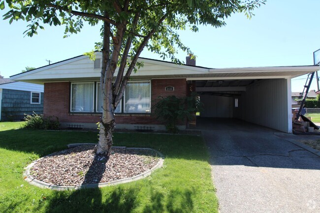 Building Photo - 3123 W Bismark Ave Rental