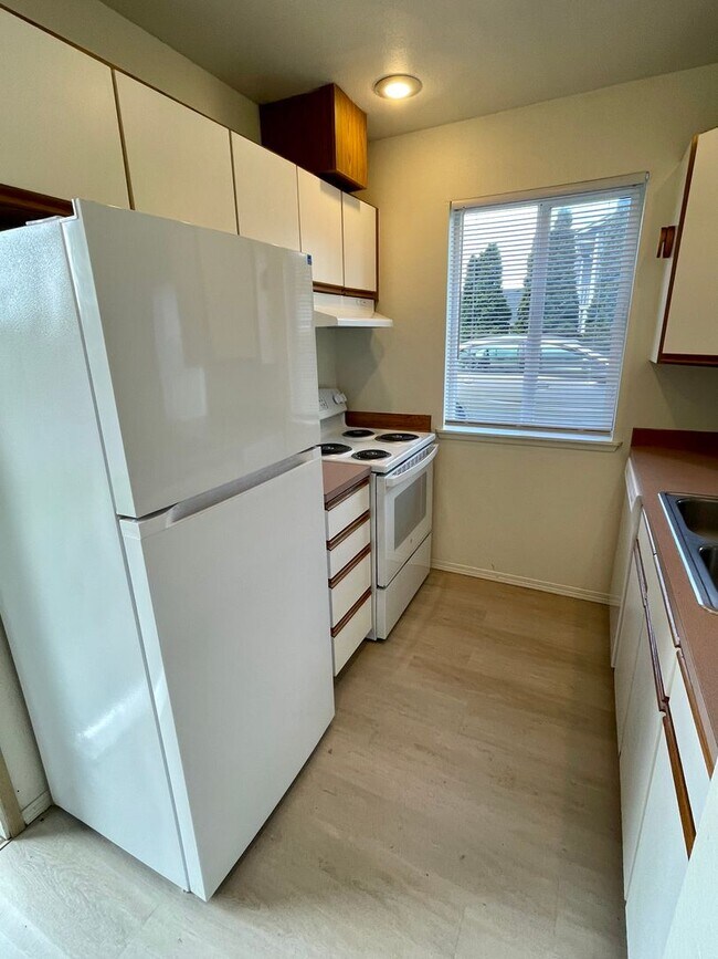 Photo - Spacious 2-Bedroom Lower-Level Unit in Con... Unit # 474