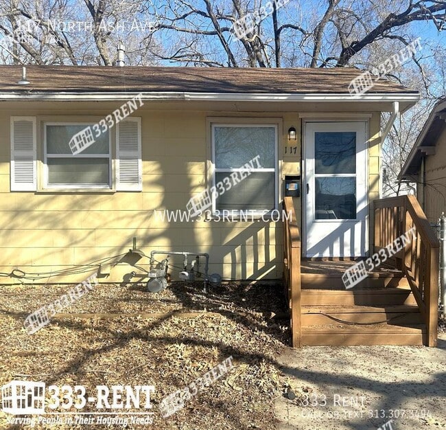 Building Photo - 117 N Ash Ave