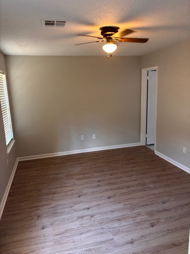Photo - 5773 Belleau Dr