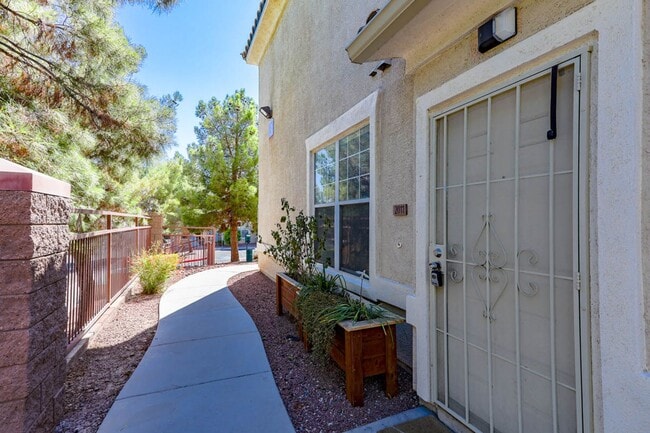 Photo - 3 Bedroom North Las Vegas Condo Convenient...