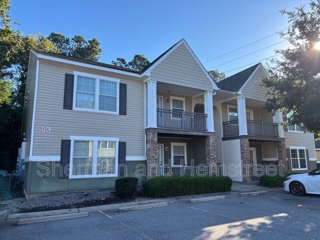 Building Photo - 3200 London Ct SW Unit 3200-101