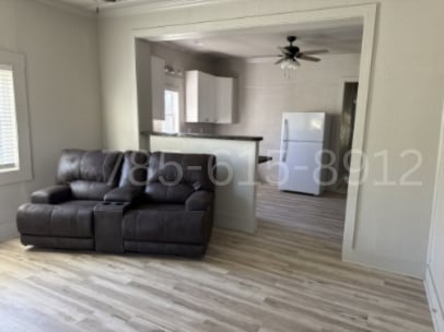 Photo - 836 E 10th St