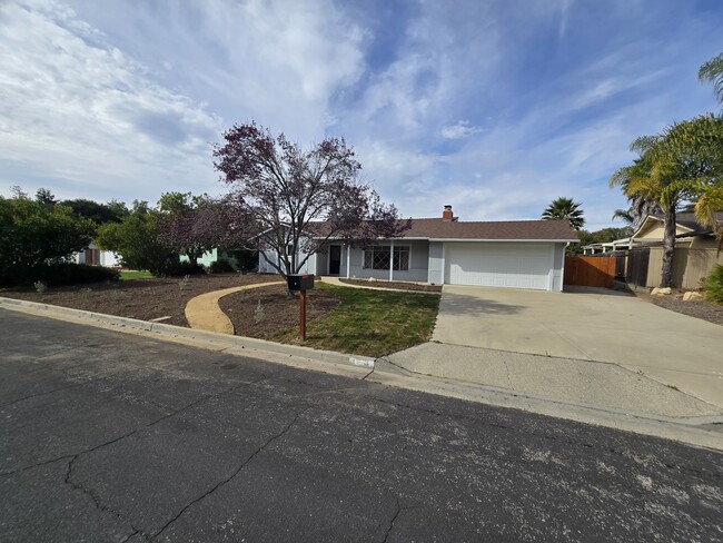 Photo - 449 Thumbelina Dr Casa