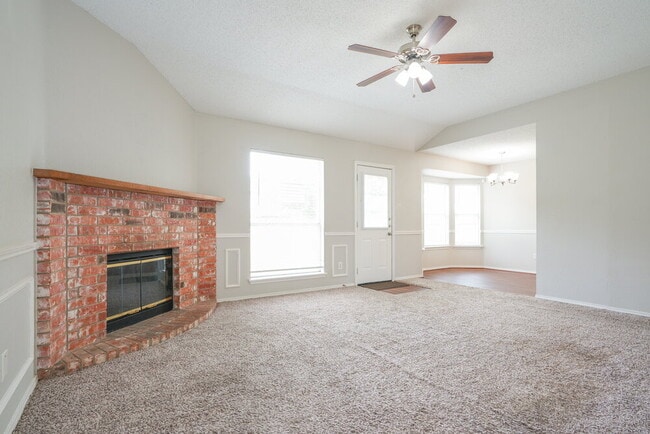 6415 Jennie Ln