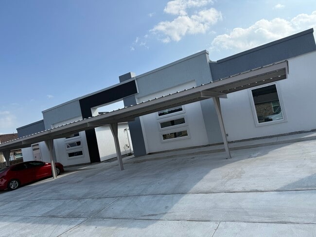 Photo - 1326 W Harrison Ave