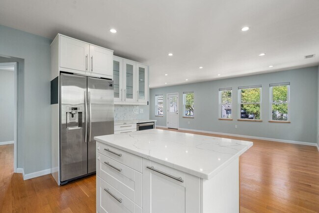 Photo - 574-576 Lagrange St Unit 576