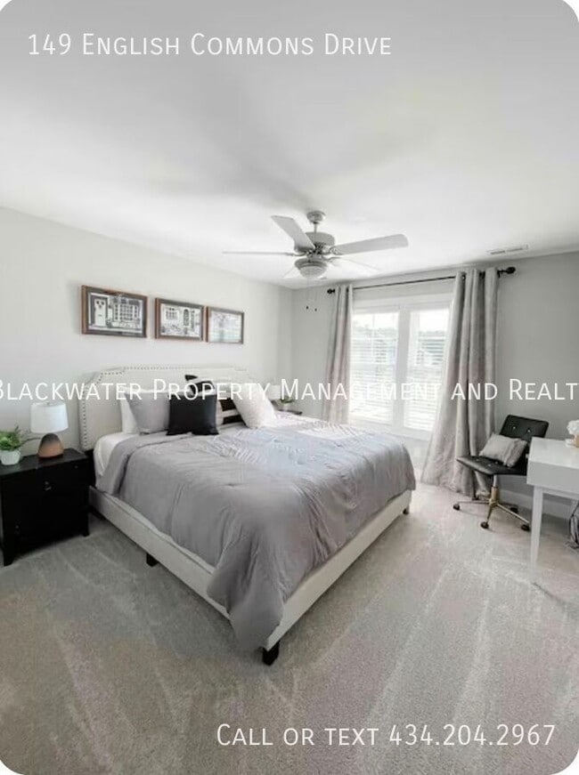 Photo - 149 English Commons Dr