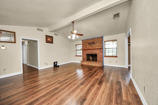 Photo - 8407 Kirchner Rd