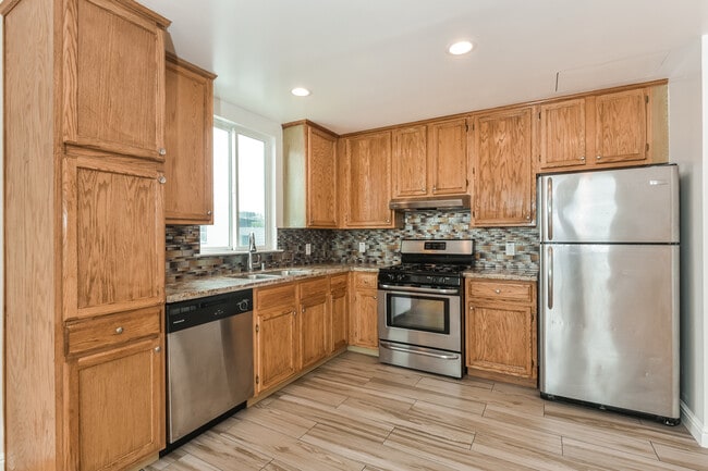 Photo - 10 Oxford St