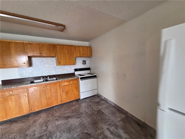 Photo - 3712 Royal Crest St Unit 6