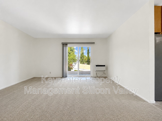 Photo - 923 Ravenscourt Ave