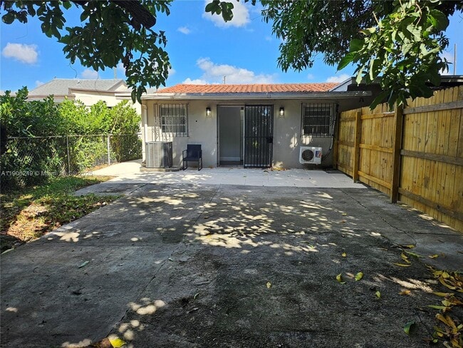 Photo - 7418 SW 21st St Unit R