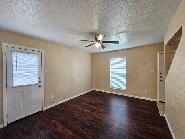 Photo - AVAILABLE NOW! Unit 4100 Gus Drive -  D