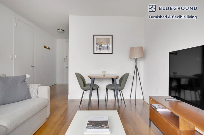 Photo - 290 3rd Ave Unit FL8-ID279