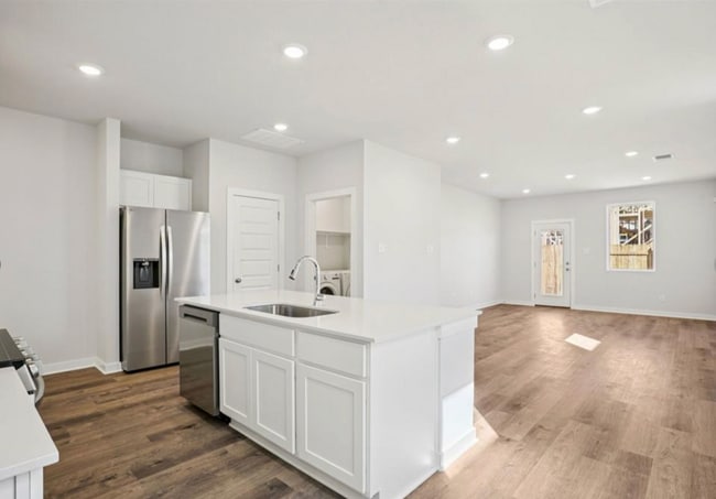 Photo - 113 Cutleaf Cv