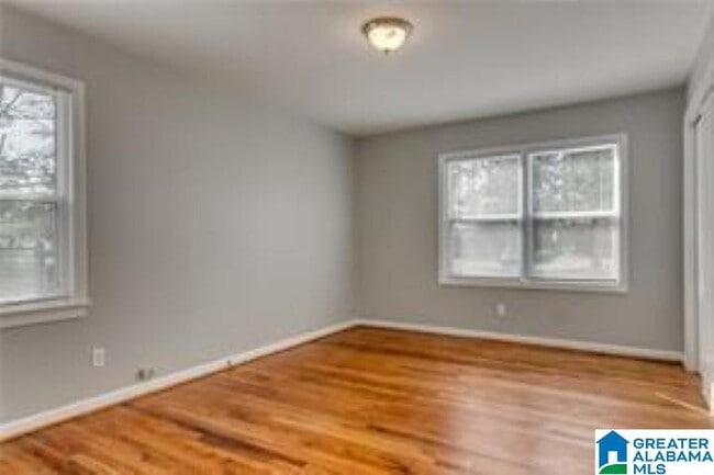 Photo - 410 32nd E Pl