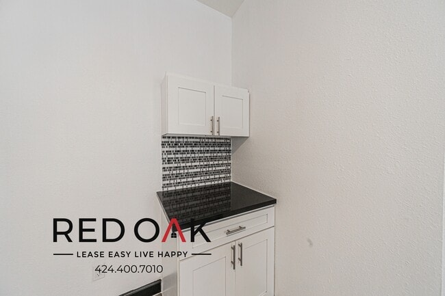 Photo - 5849 Sunset Blvd Unidad 117