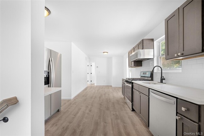 Photo - 8 N Clinton St