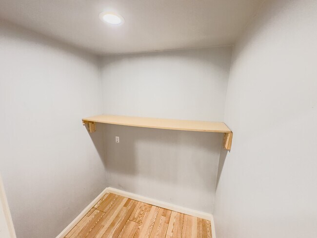 Photo - 2222 Carnes St