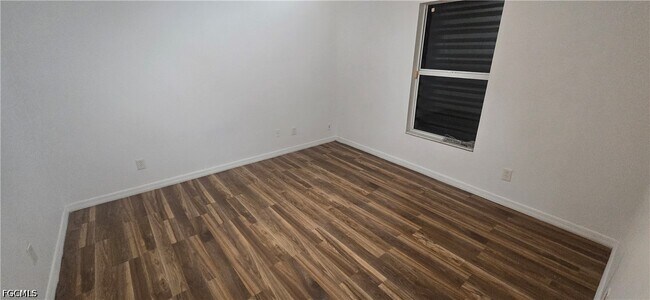 573 Bell Blvd