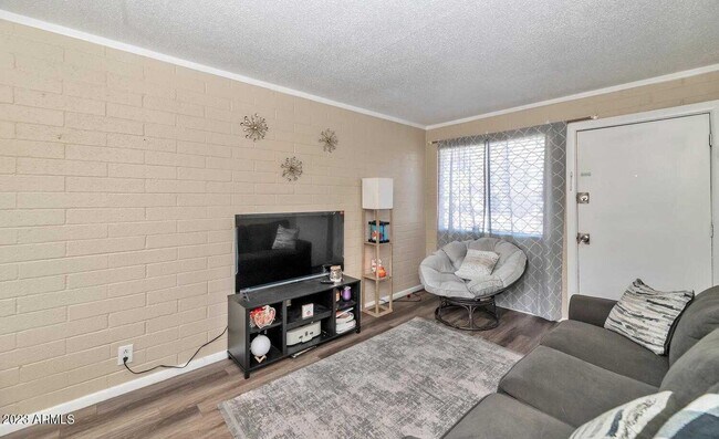 Photo - 3123 W Almeria Rd Unidad 3