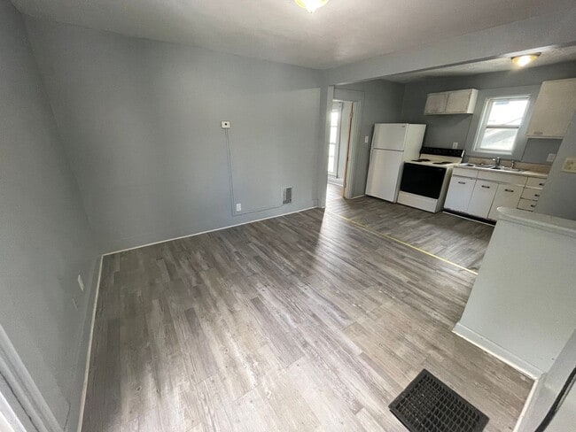 East College Flats - East College Flats Apartment Unit 200