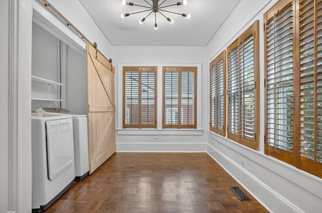 Photo - 1448 N Highland Ave NE