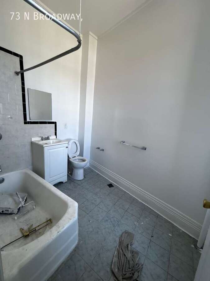 Photo - 73 N Broadway