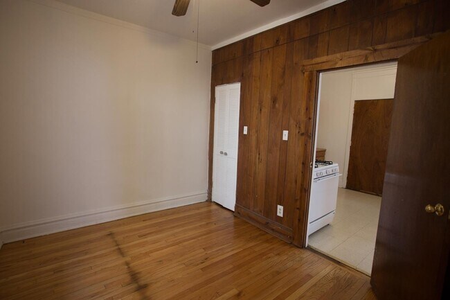 Photo - 5411-5421 S. Ellis Avenue